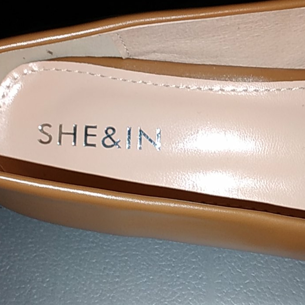 Shoes - Picture 4 of 5